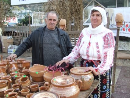 Vase plămădite din lutul de Braniştea