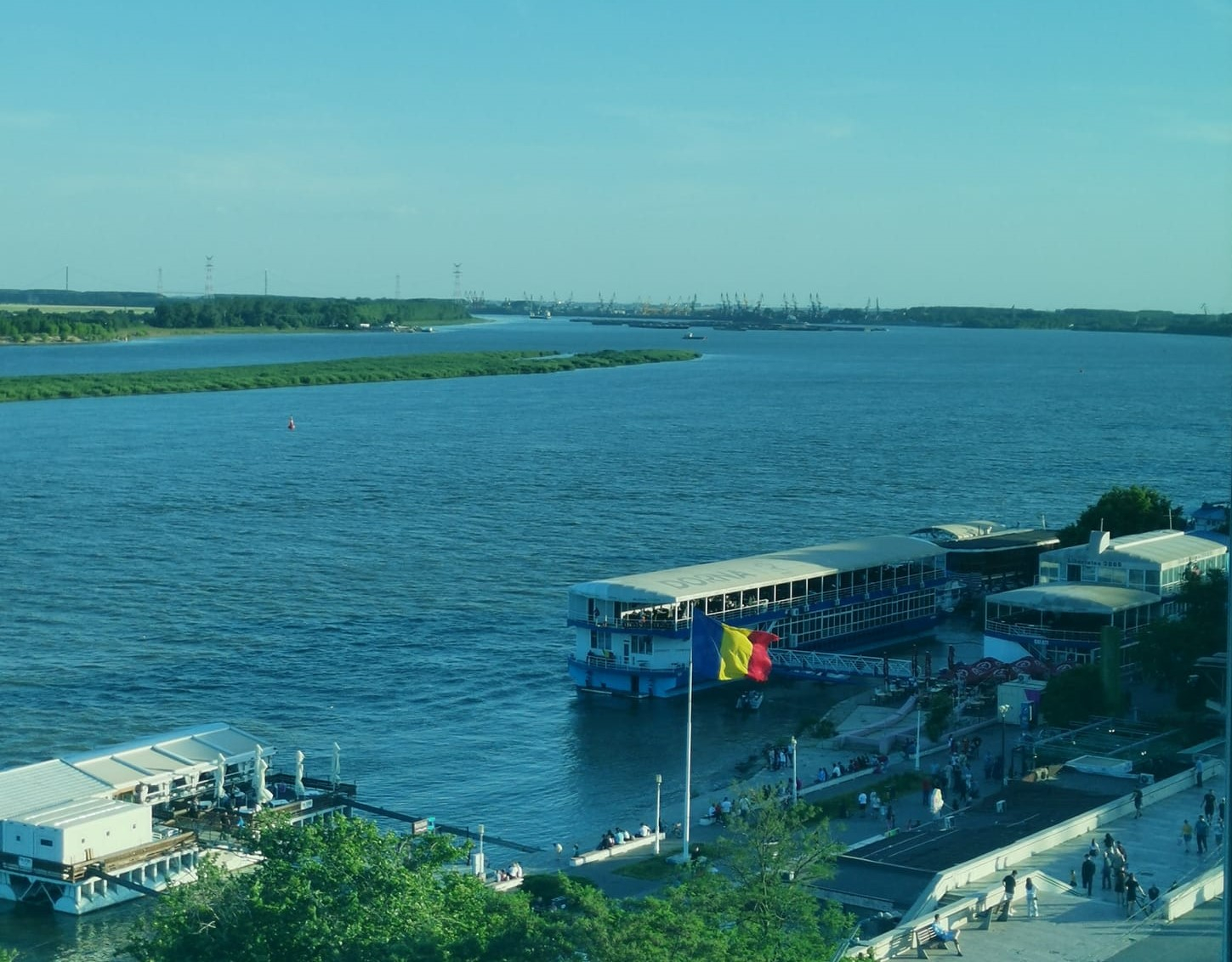 Insula de pe Dunăre nu este a noastră, nici a urmașilor noștri. Cine administrează cel mai nou „bun imobil” ieşit din ape