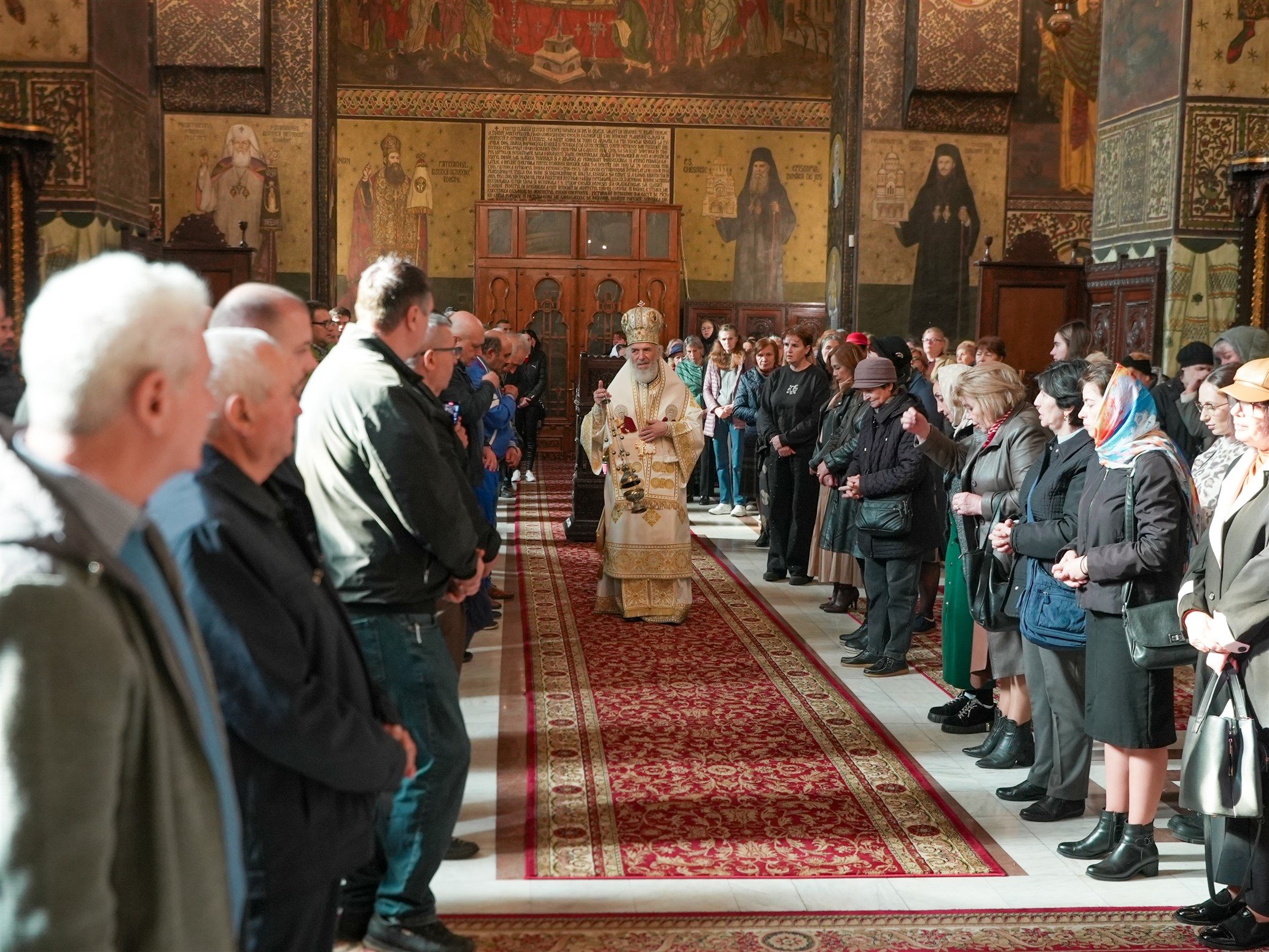 Rugăciune pentru Regina Maria şi victimele din „Colectiv”