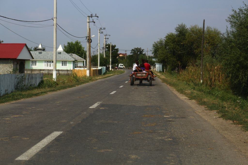 Legea 416 îi ţine pe ȘOMERII din Ghidigeni în braţe