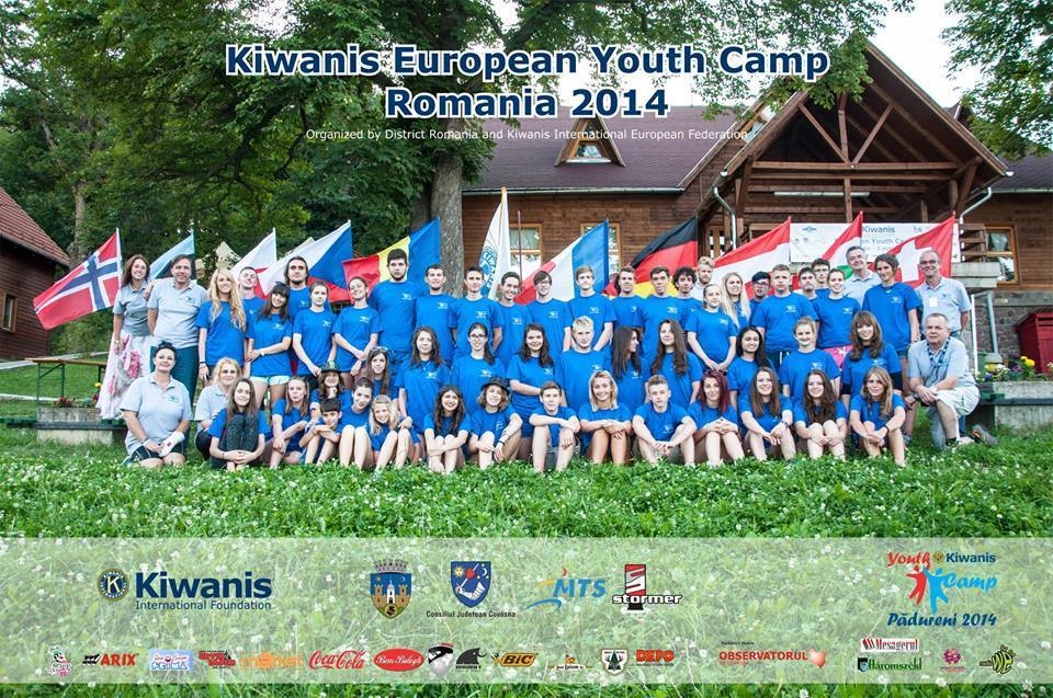 BURSIERE Kiwanis din Galaţi în TABĂRĂ internaţională, la Pădureni