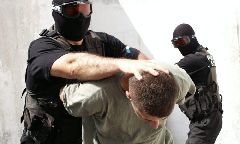 Hoţi din Galaţi, urmăriţi de poliţia din patru judeţe