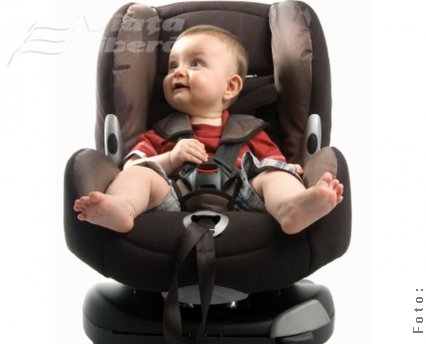 Bebeluş rănit în accident auto 