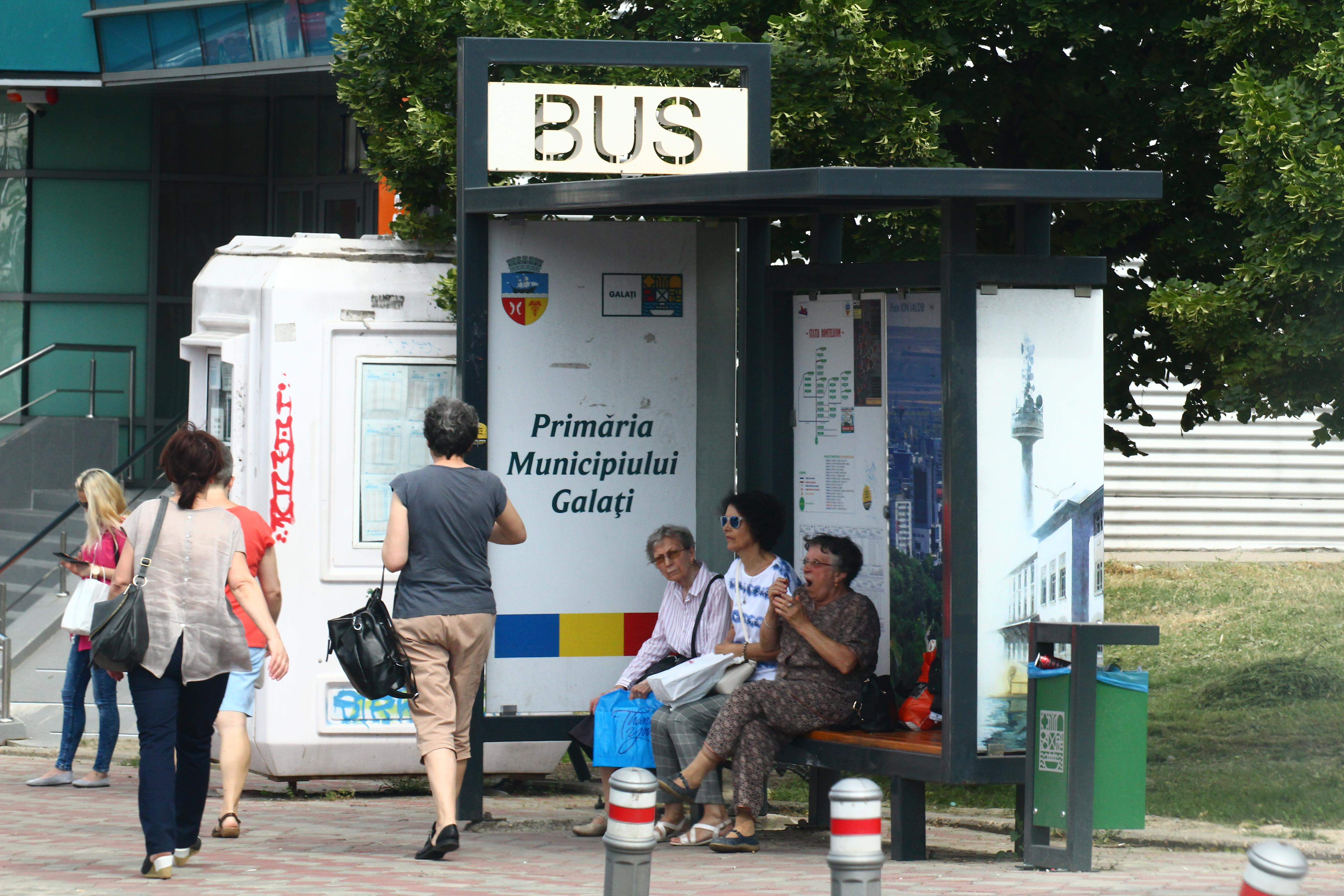 Primăria Galați, obligată să extindă refugiile din staţii. Care este motivul