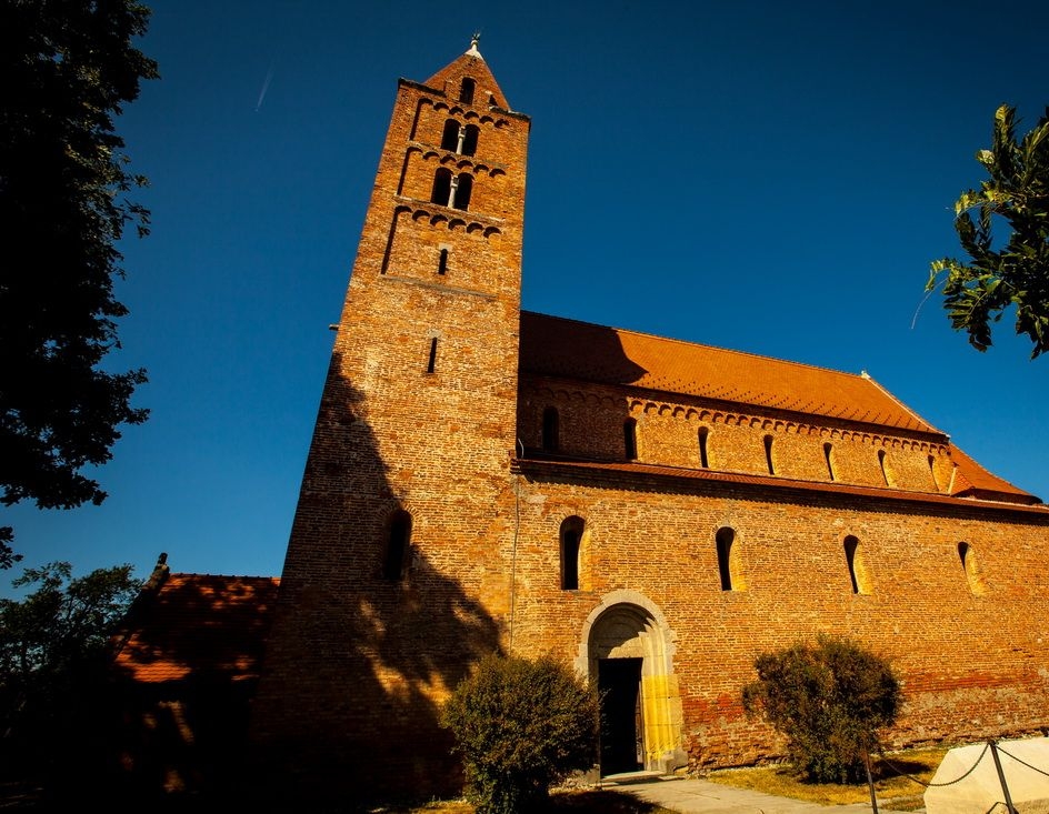 Ingeniozitatea localnicilor/ Cum a scăpat o biserică de furia otomanilor