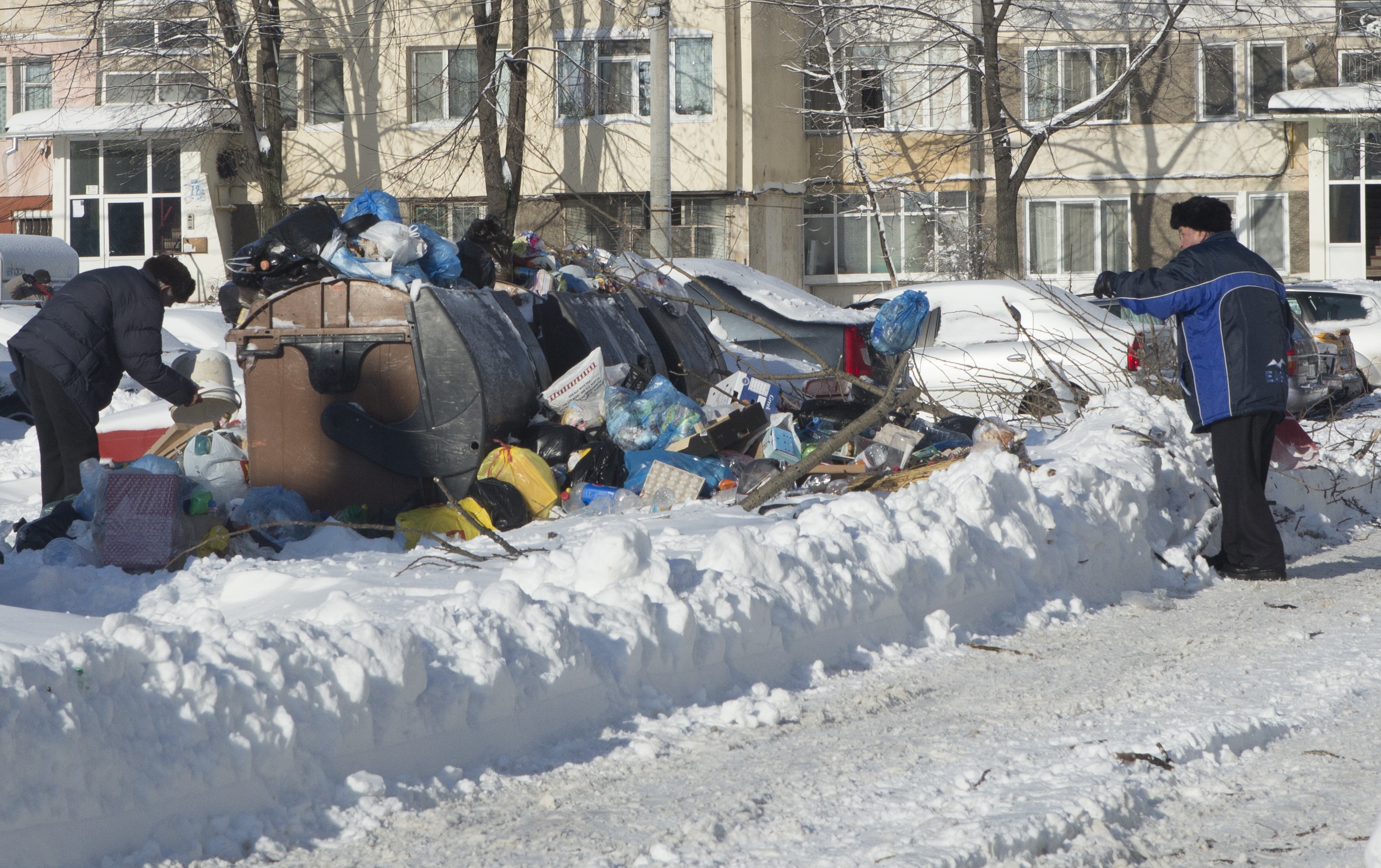 UPDATE/ Până diseară se ridică GUNOIUL din Galaţi (FOTO)