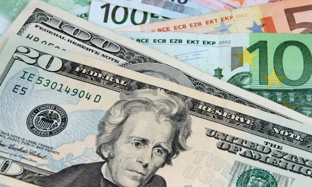 Euro a câștigat o jumătate de ban