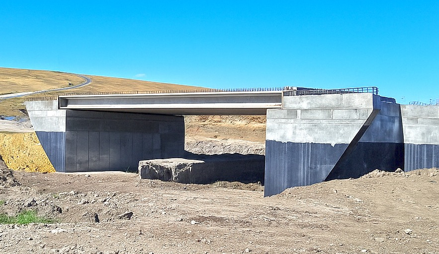 Ample lucrări pe DJ 253, la noul pod peste pârâul Suhurlui, dintre Cudalbi și Băleni