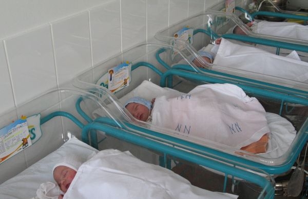 PROIECT: ASISTENŢII SOCIALI, SANCŢIONAŢI pentru NEGLIJAREA COPIILOR abandonaţi