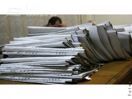 38 de falimente într-o zi