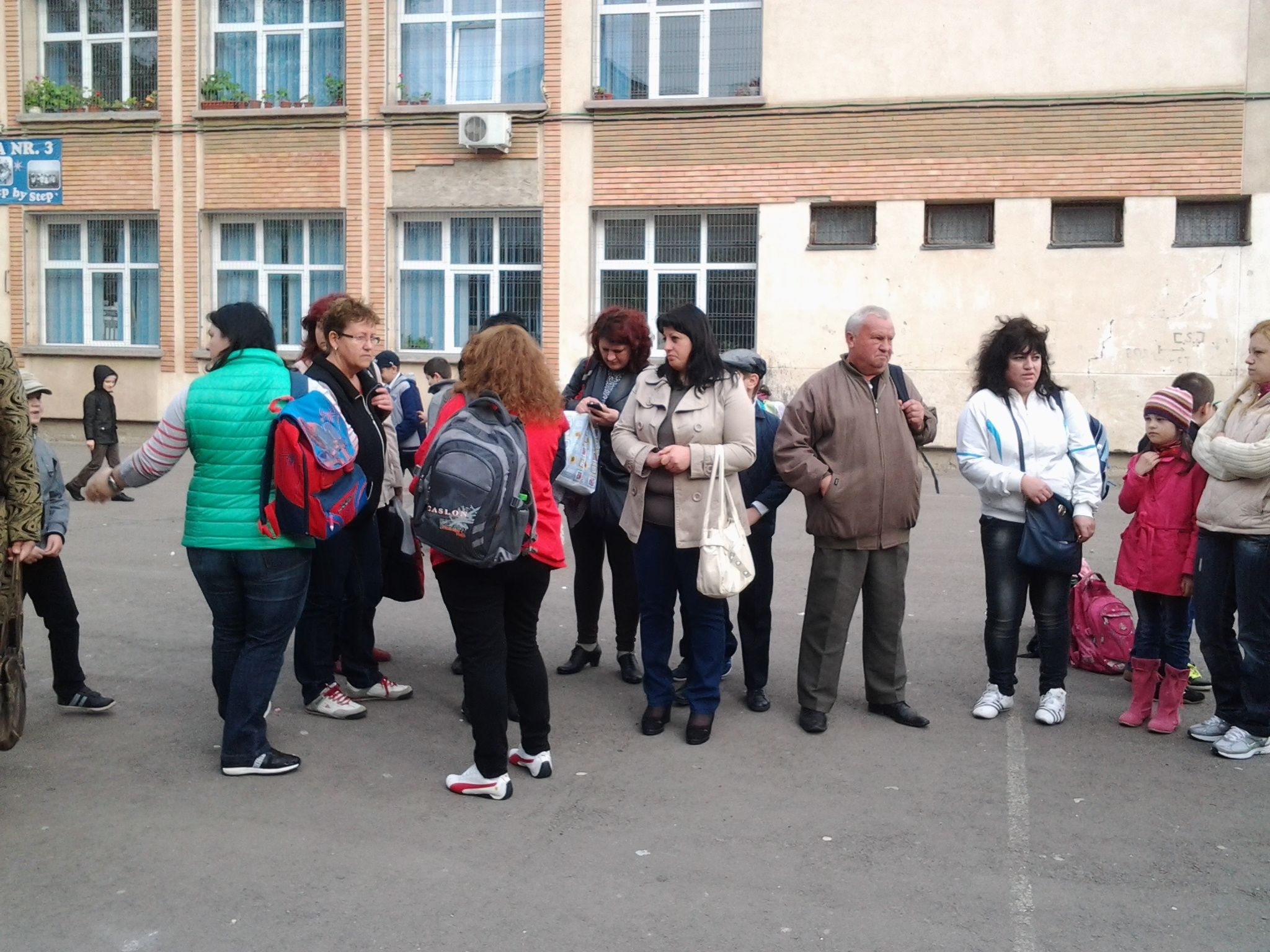 Scandal la Şcoala nr. 3: Un elev de clasa a doua a băgat frica în colegi 