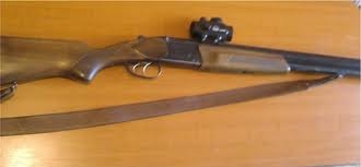 VIDEO / Deshumare într-un cimitir din Galaţi! Un traficant de arme a fost înmormântat cu puşca de vânătoare