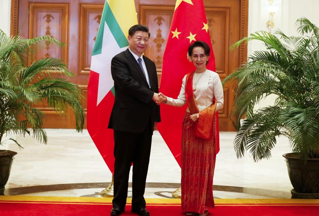 Facebook a tradus numele președintelui Chinei ca „Domnul Latrină”