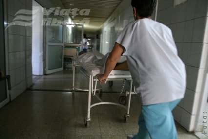 Intervenţii medicale, printre troiene 