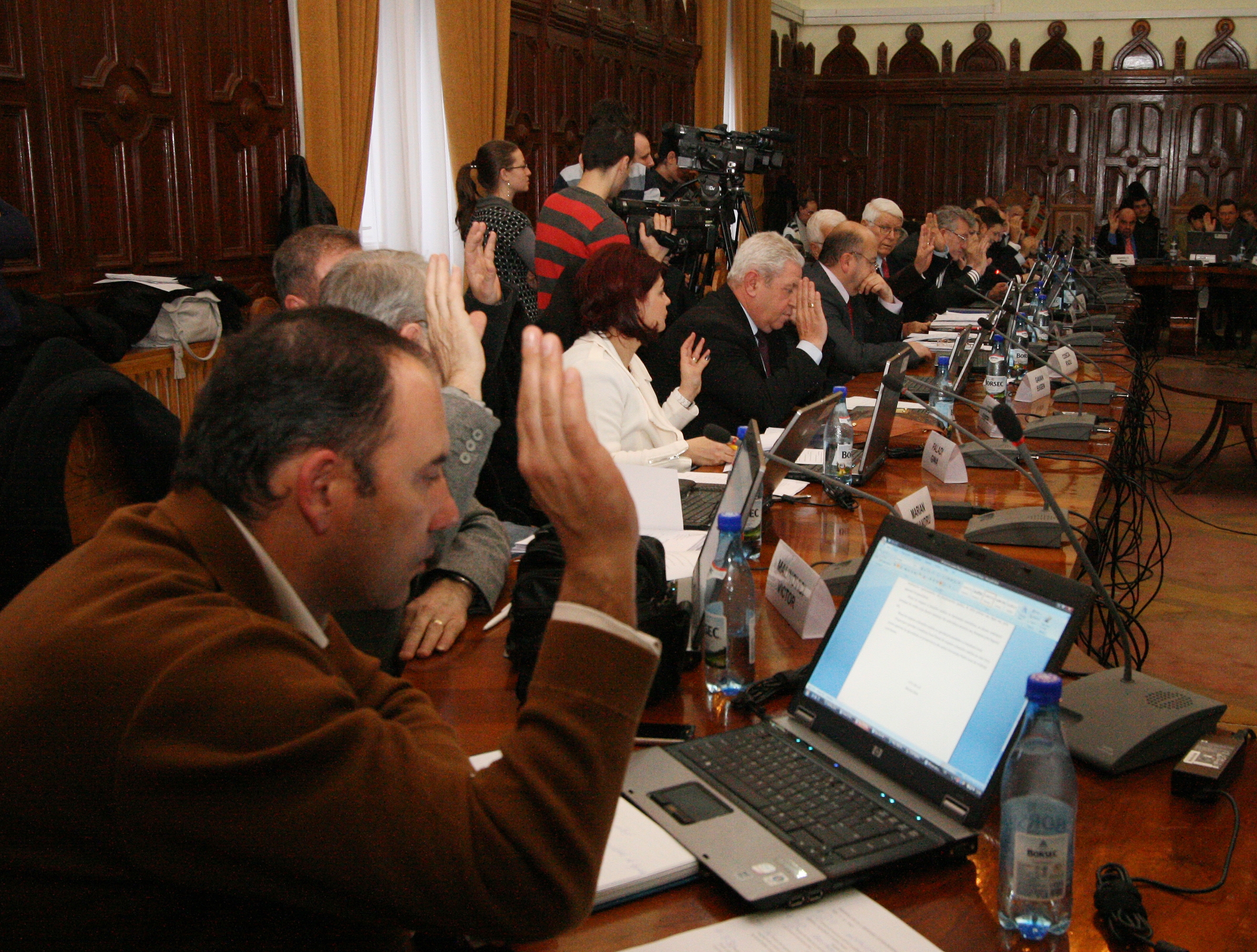 Lovitură de imagine pentru Galaţi: Aleşii locali şi-au dat votul pentru Gala de Box