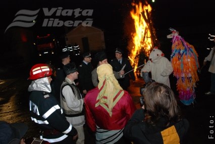 Incendiu programat. La pompieri!