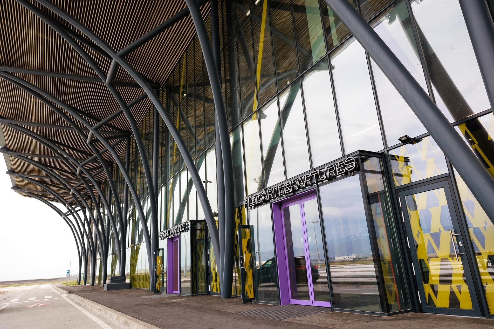 Aeroportul din Brașov va fi operațional peste o lună