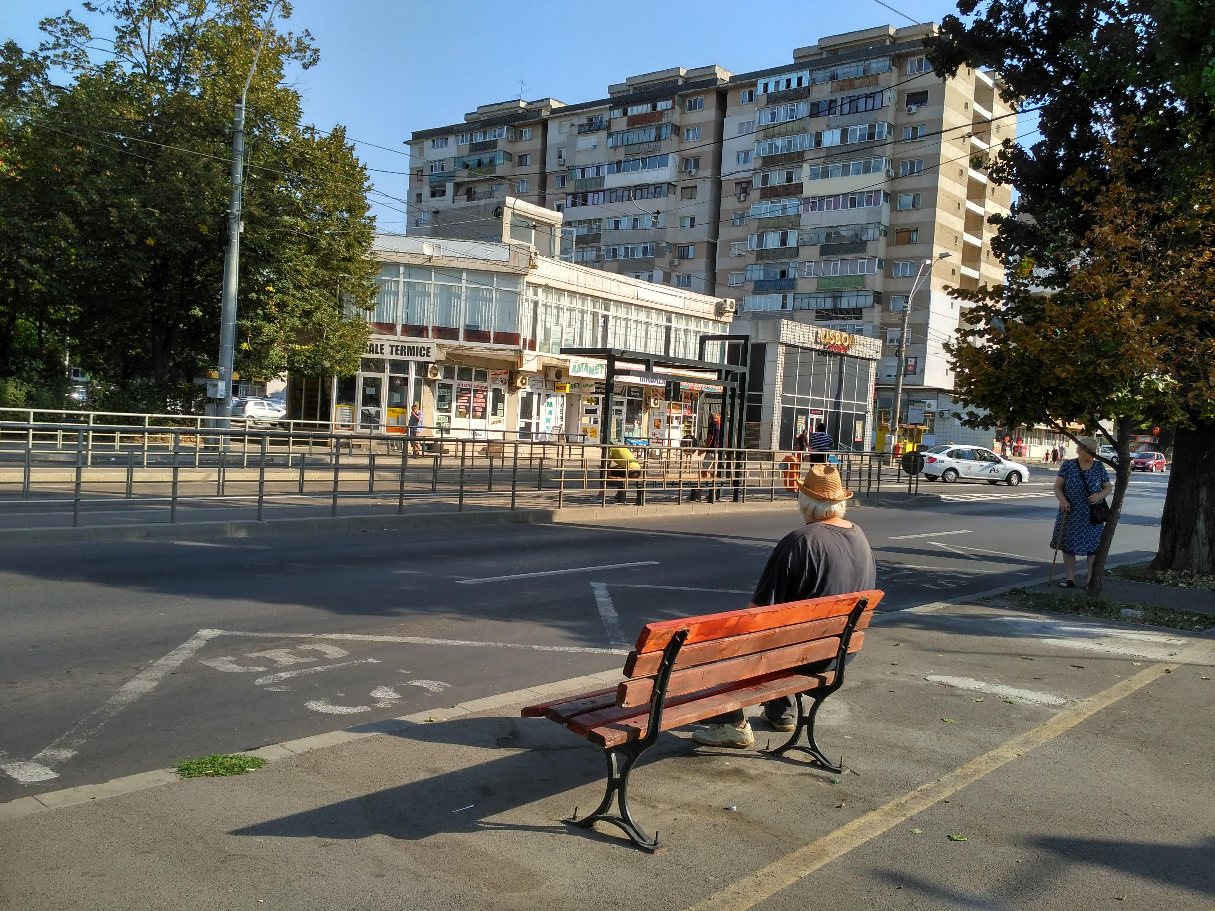 Se montează refugii în staţiile de tramvai