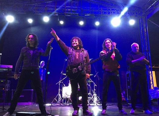 În noaptea dintre ani, patru focuri de artificii şi concert Compact, la Tecuci