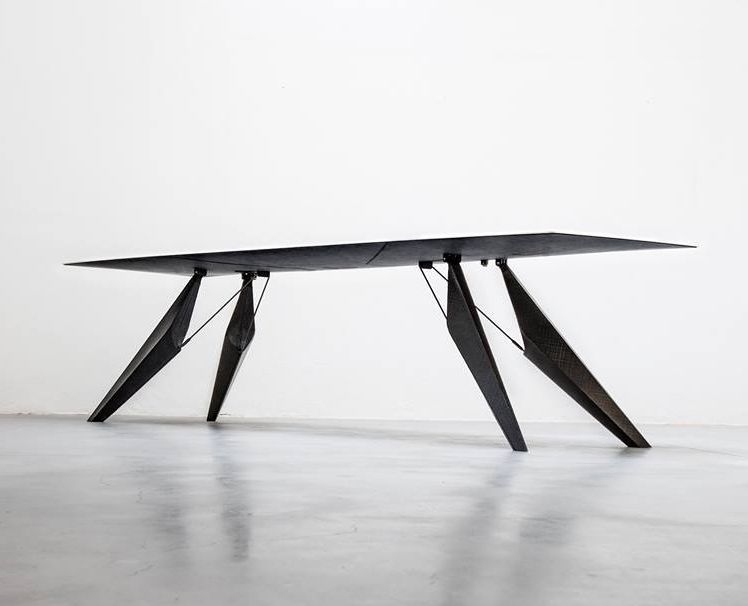 MASA VIITORULUI păstrează mâncarea caldă, băutura rece şi încarcă telefonul (VIDEO)