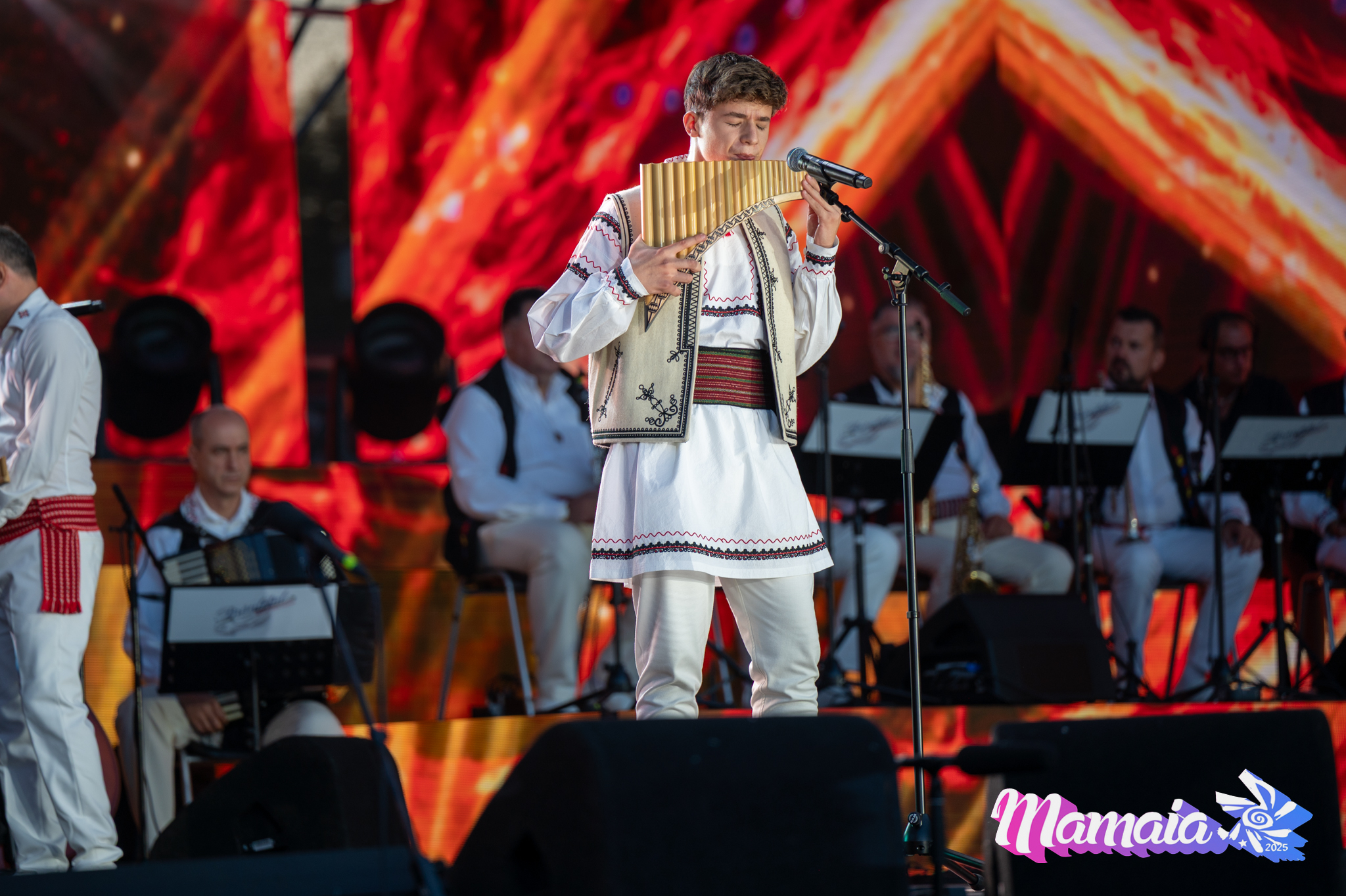 Brăileanul Cristian Ciauşu şi naiul său fermecat, la Mamaia