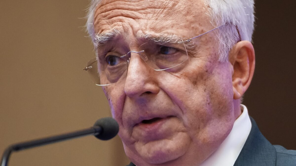 Postări "deepfake" cu Mugur Isărescu