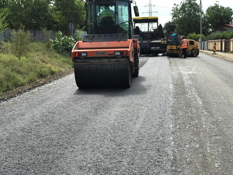 Asfaltări pe DJ 251 la Smârdan și la Slobozia Conachi