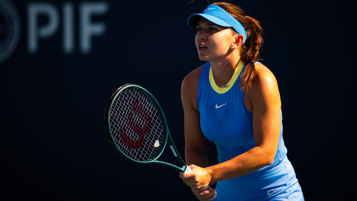 Halep a revenit cu înfrângere