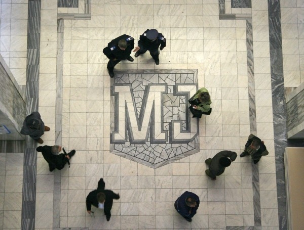 INSTANŢELE gălăţene intră în VACANŢA de iarnă