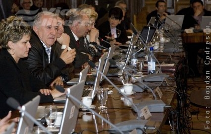 Consilierii judeţeni s-au branşat la secolul XXI