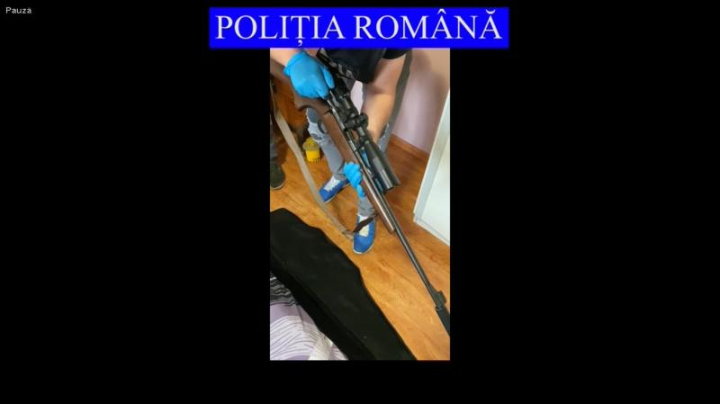 Pasionat de vânătoare, reținut pentru trafic și contrabandă. Arsenal şi trofeu fără documente