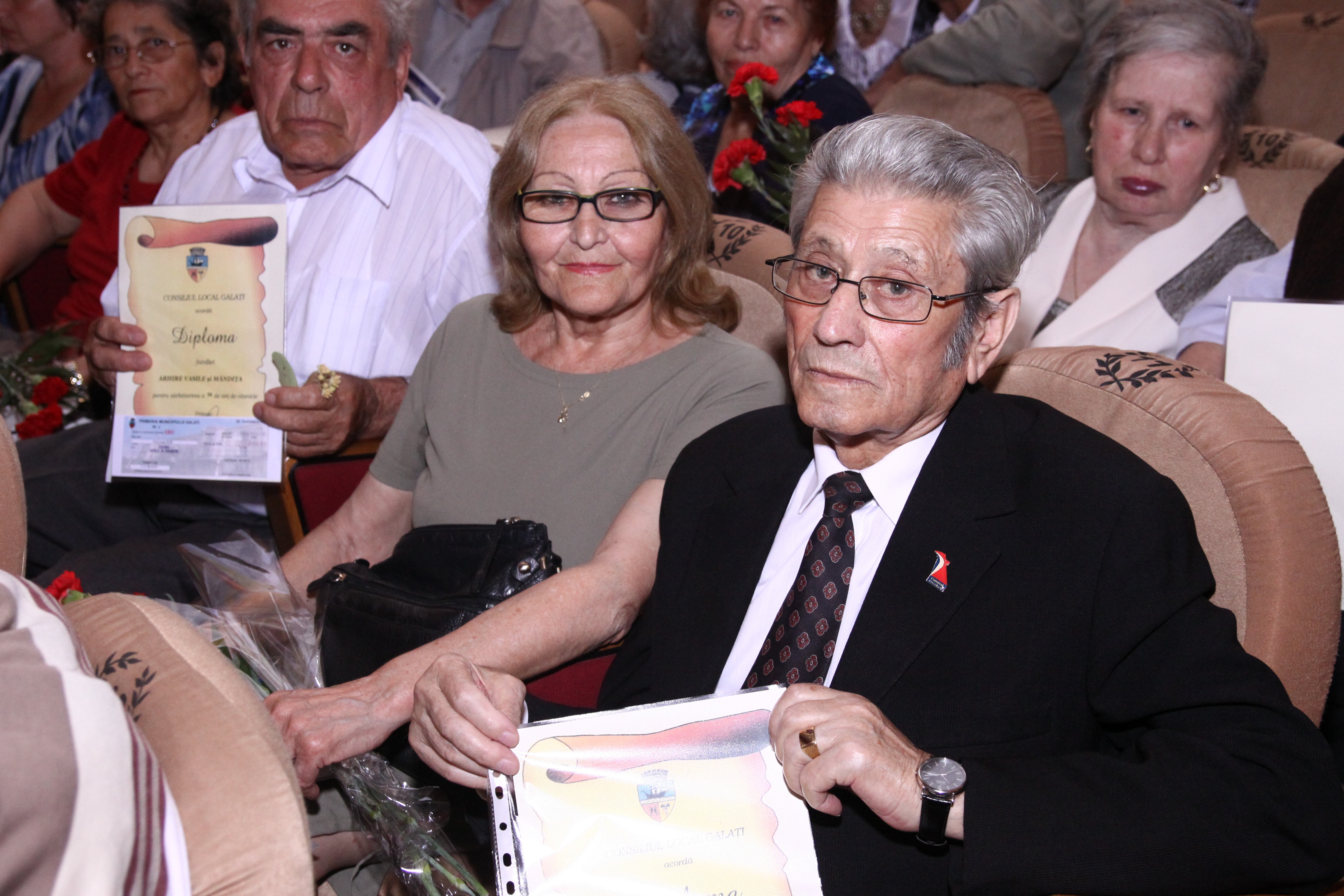 Longevitate în doi - Mirii de aur, premiaţi de Primărie