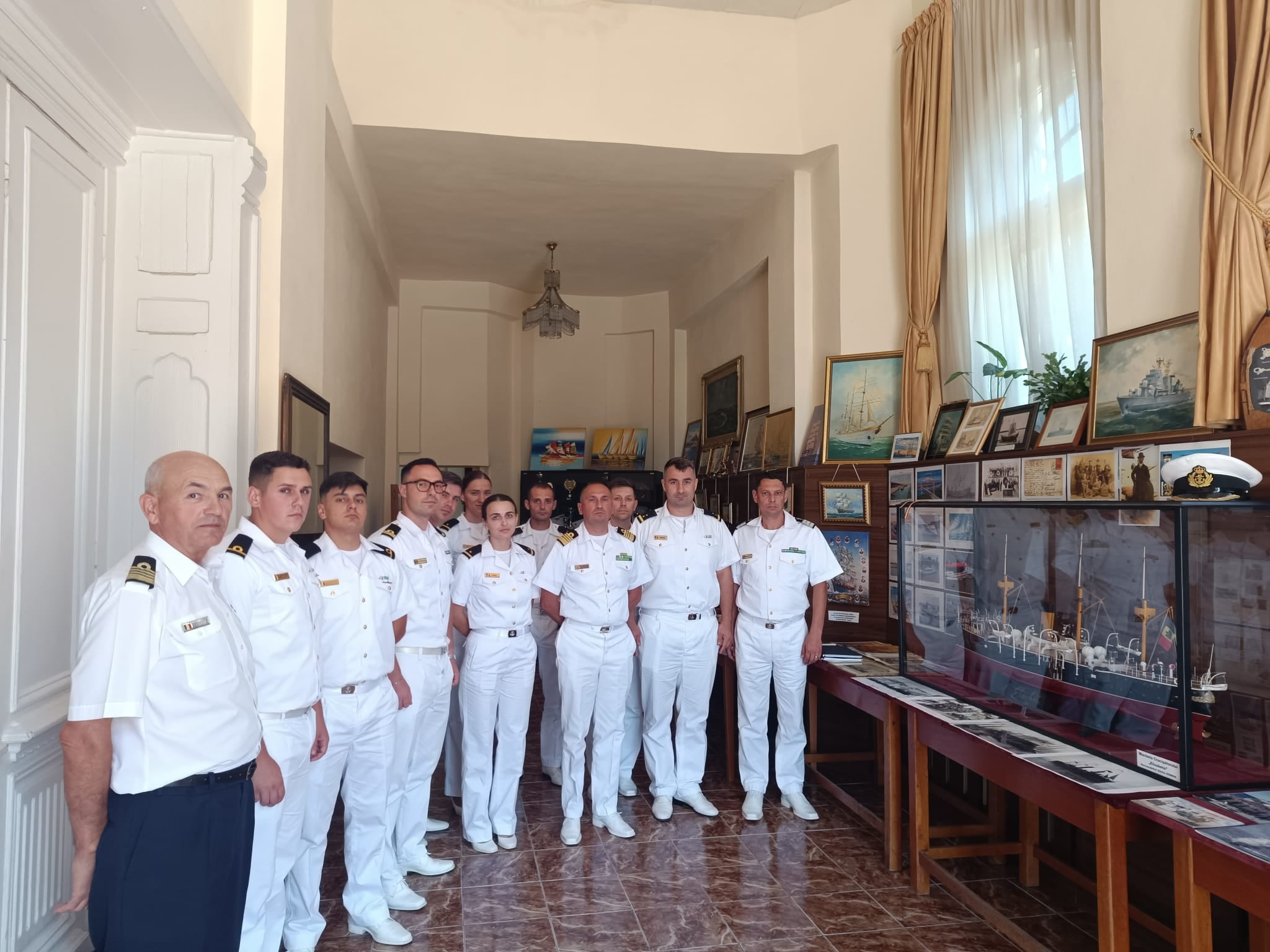 Simpozion şi expoziţie marinărească la Cercul Militar (GALERIE FOTO)