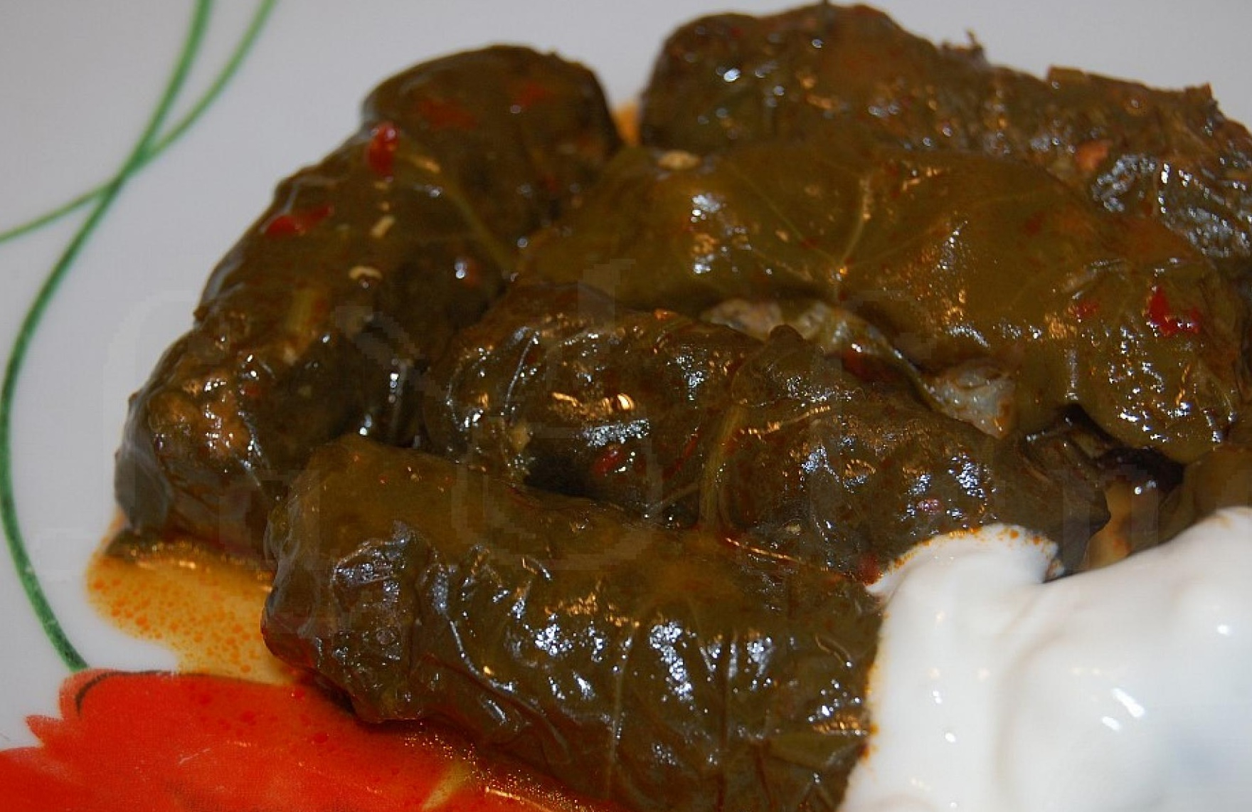 Sărmăluțe în foi de ștevie, răcoritoare pe caniculă