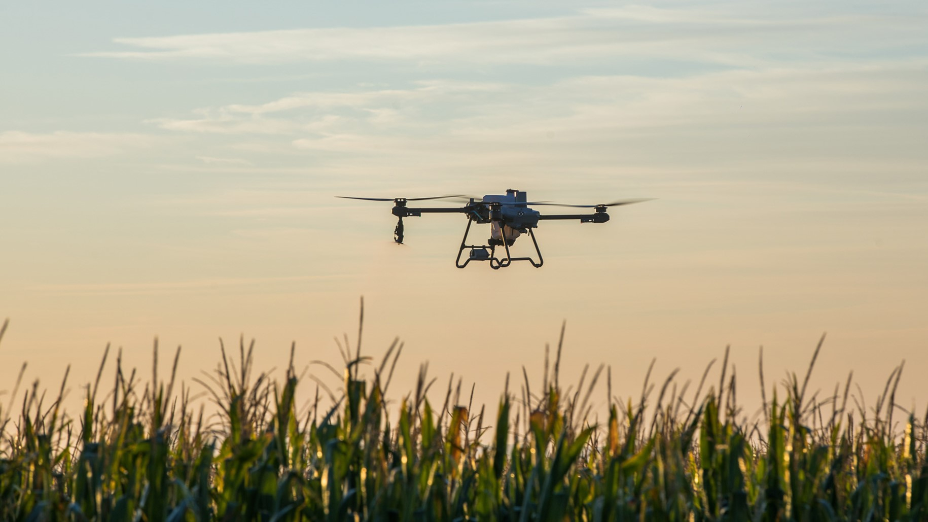 Survolări cu drone în comuna Țepu