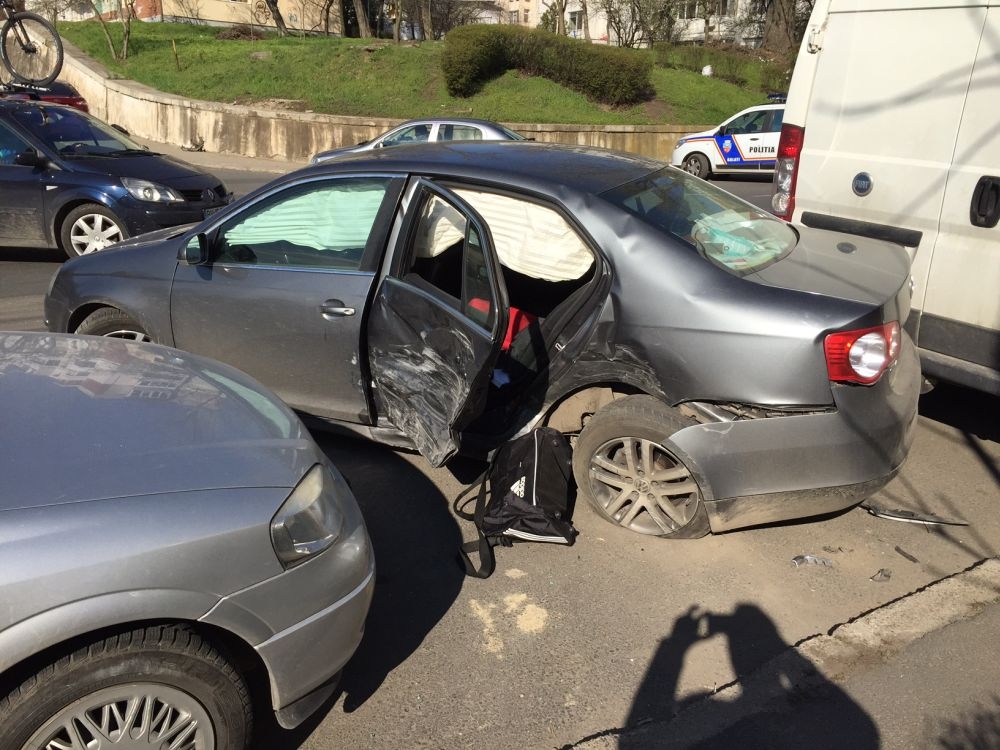 ACCIDENT RUTIER, în apropiere de zona Elice (FOTO)