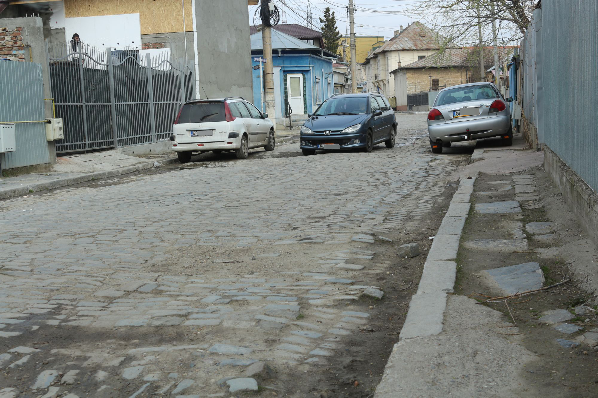 Galaţiul vechi, izolat de lume şi reabilitat din pix. Paragină, gunoaie şi dezinteres în Valea oraşului (FOTO)