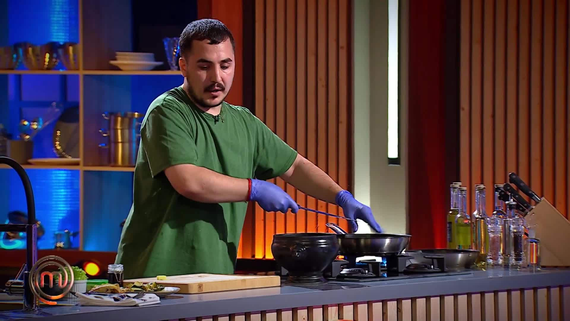 Cine-i „drăcușorul” care-a dat cu pietre-n MasterChefi