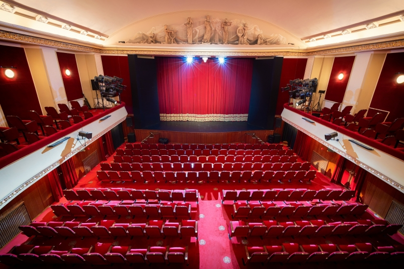 Bani de la Guvern pentru teatrele gălăţene