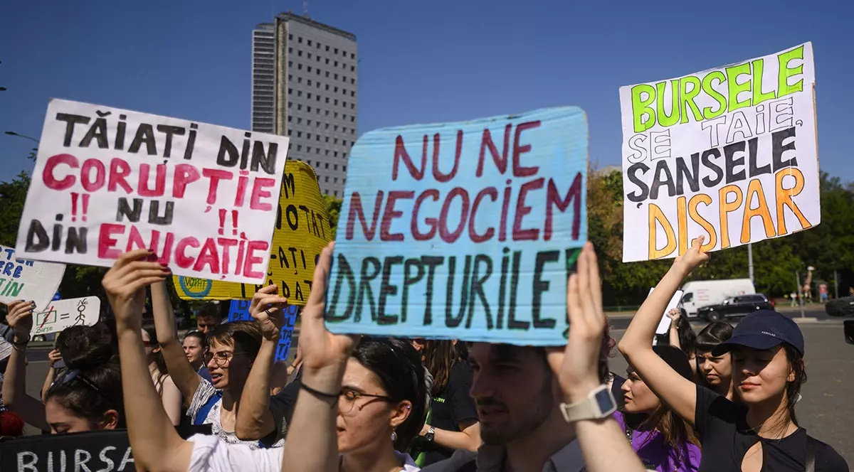 ANOSR cere revizuirea sistemului de burse după 10 ani de subfinanțare