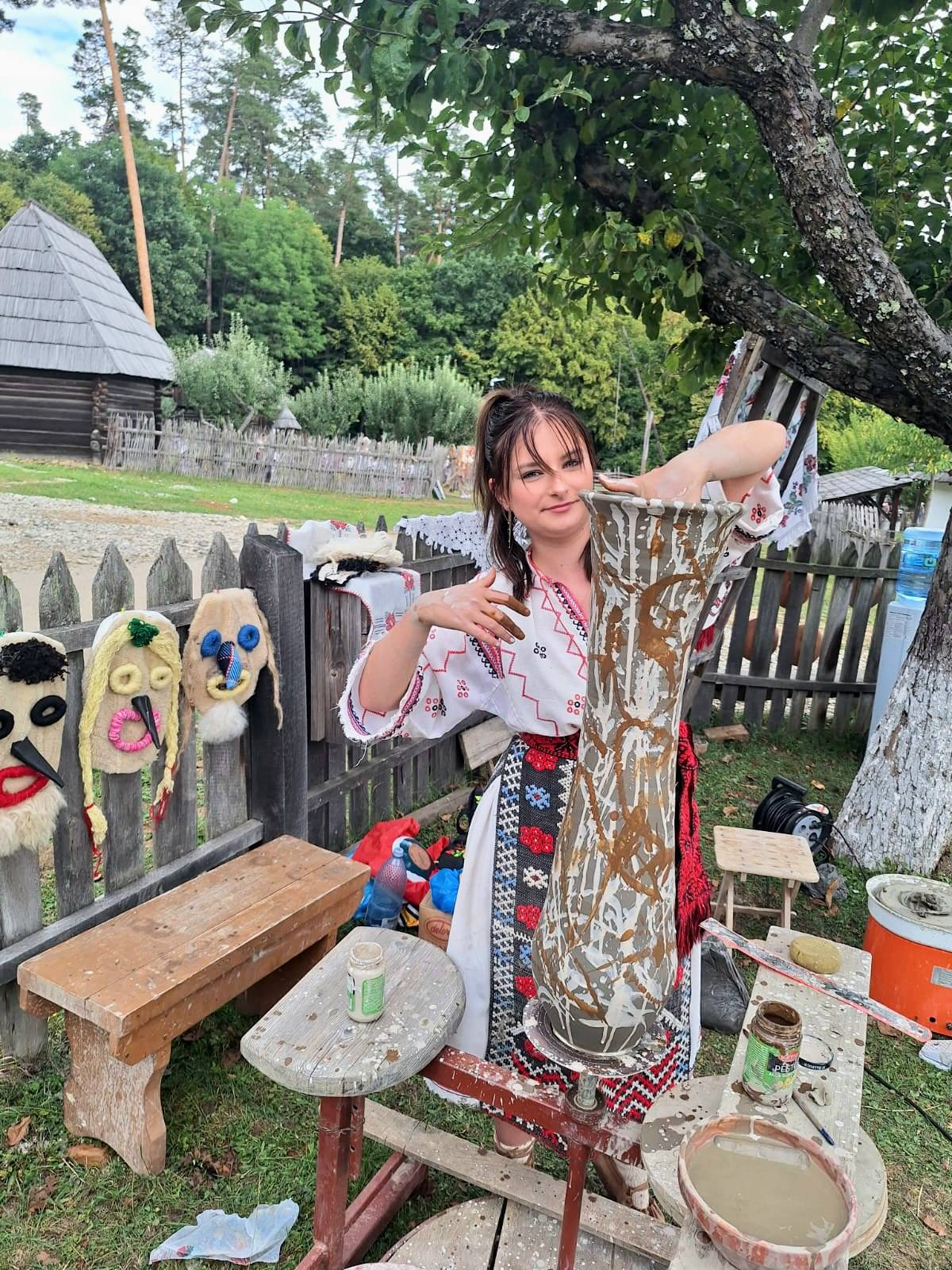 O gălăţeancă, pe locul 1 la Olimpiada Naţională de Meşteşuguri