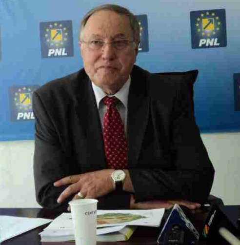 Consultări cu sindicatele şi patronatele. MODIFICAREA CODULUI MUNCII este „inoportună”, susţine Toader