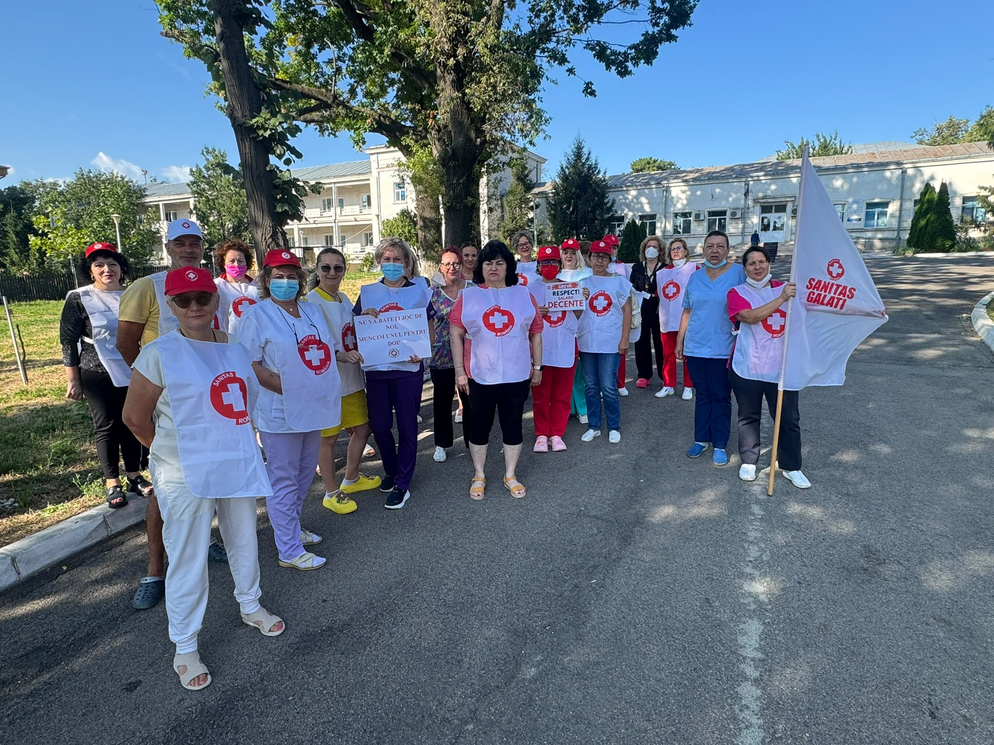 Continuă protestele în spitale