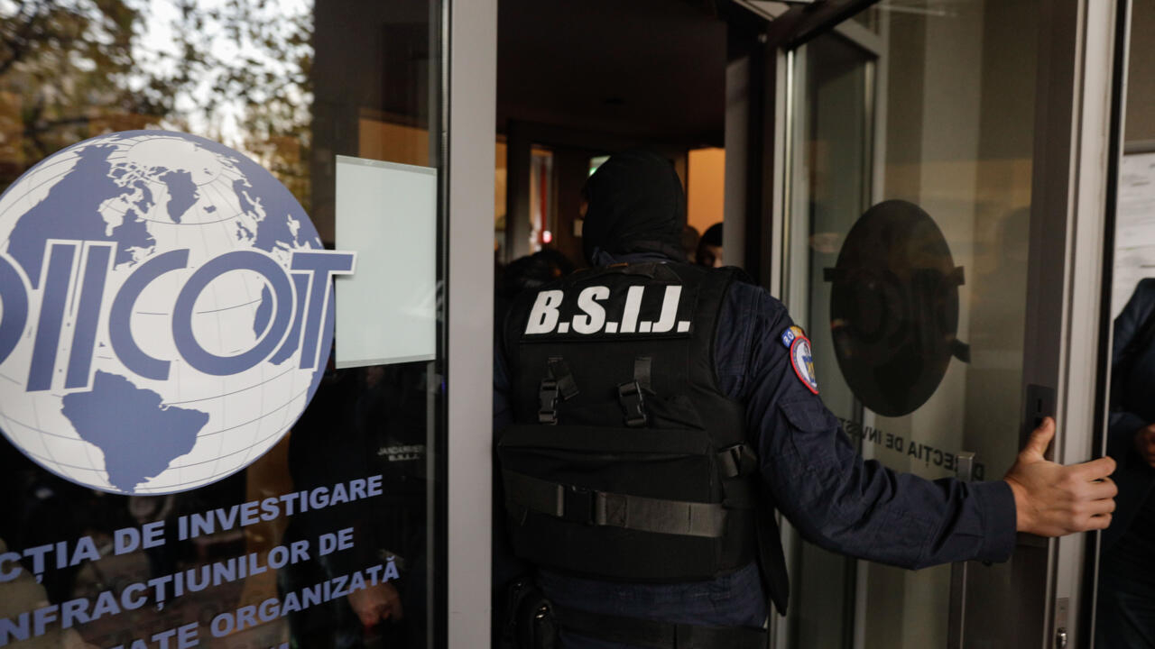 Percheziții ample la Galați! DIICOT a intrat în firme care nu și-au plătit taxele