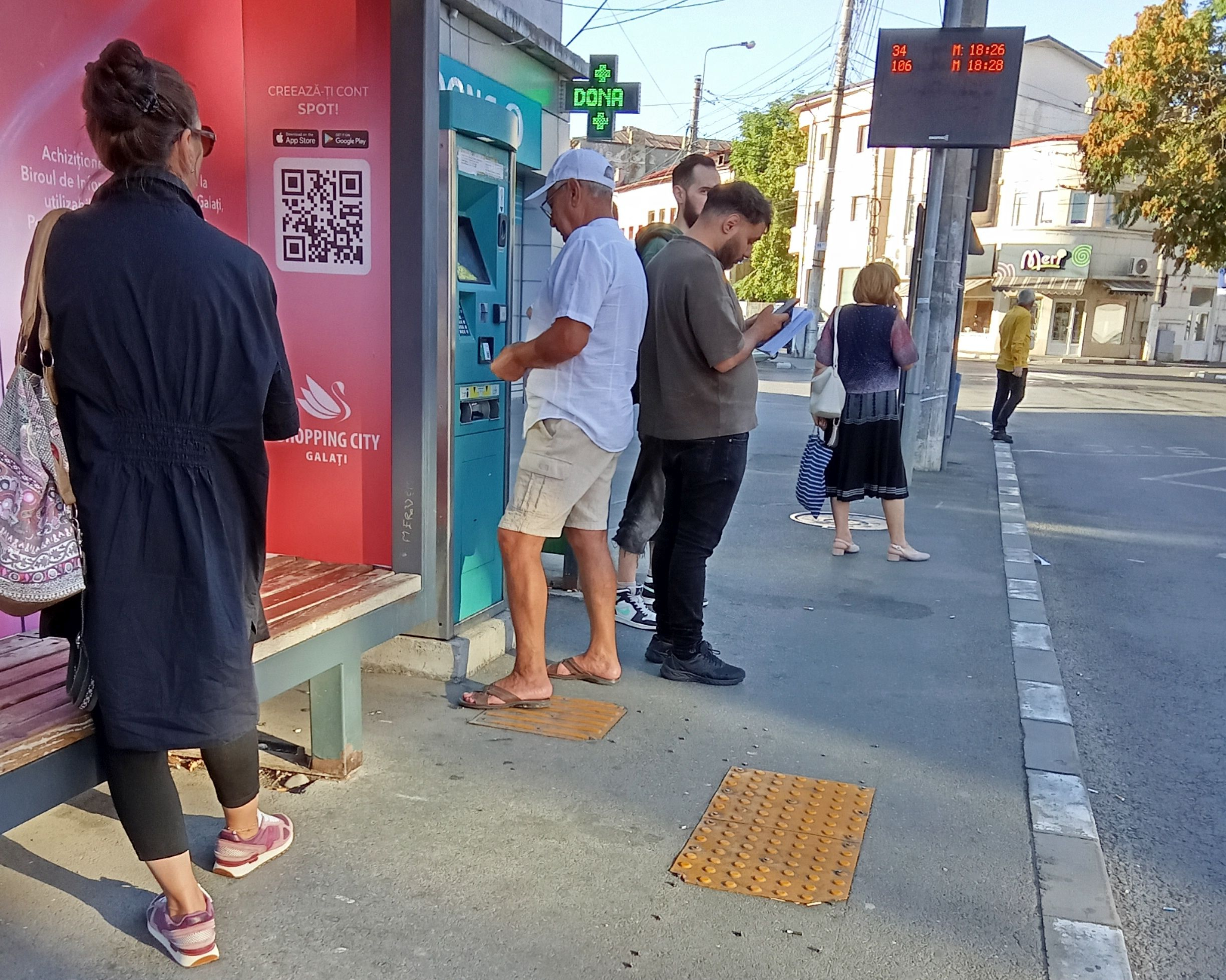 Gălăţenii, scoşi din răbdări de automatele de bilete. Ticketing cu surprize şi sincope