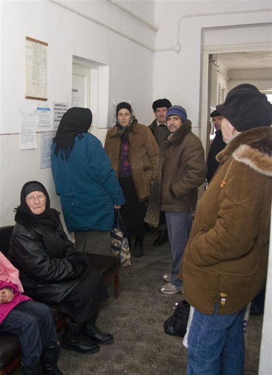 Ninsoarea lasă judeţul Galaţi fără medici şi farmacişti