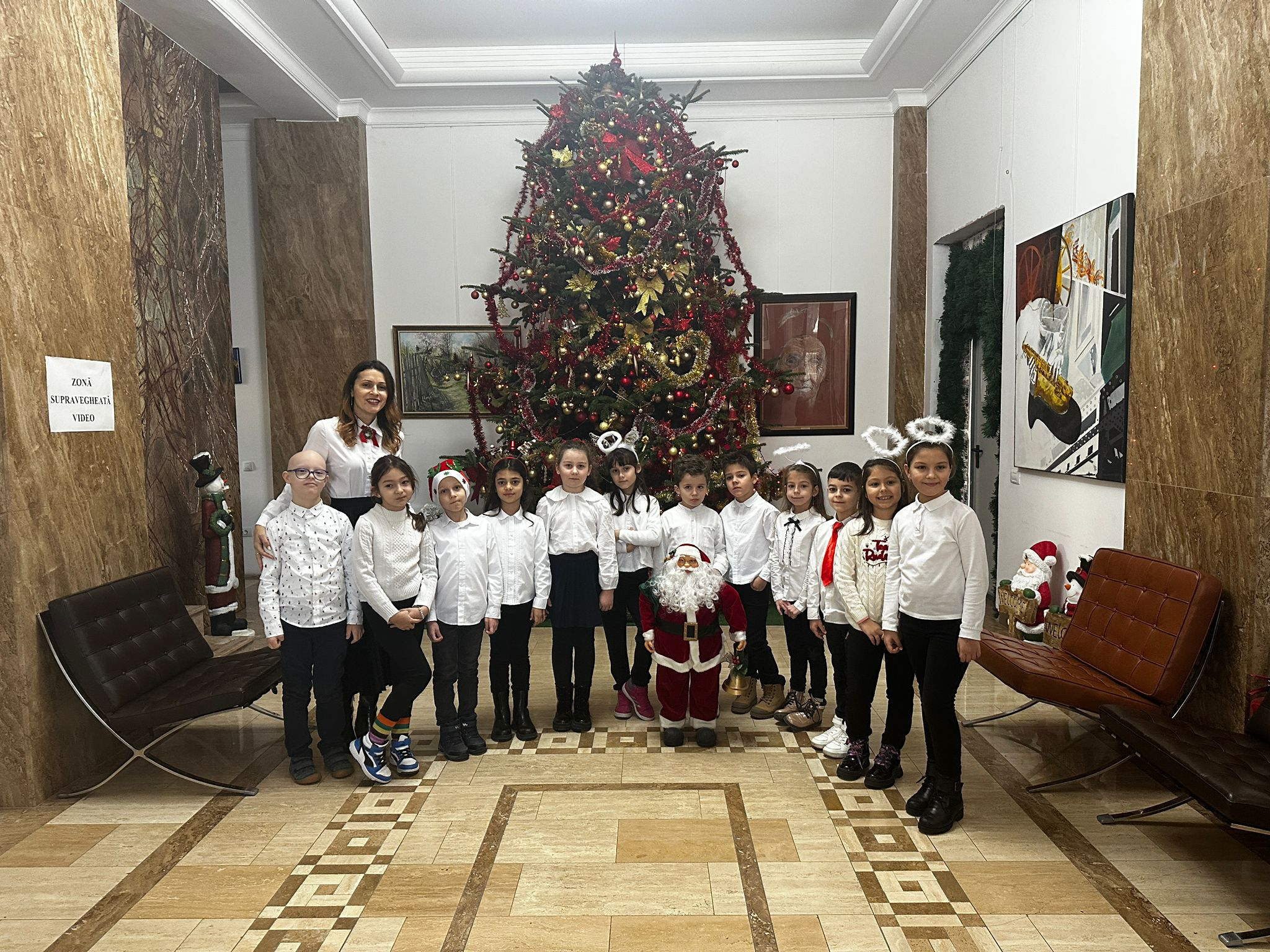 Școlarii de clasa I de la Școala Nr. 28 au răspândit bucurie (VIDEO)