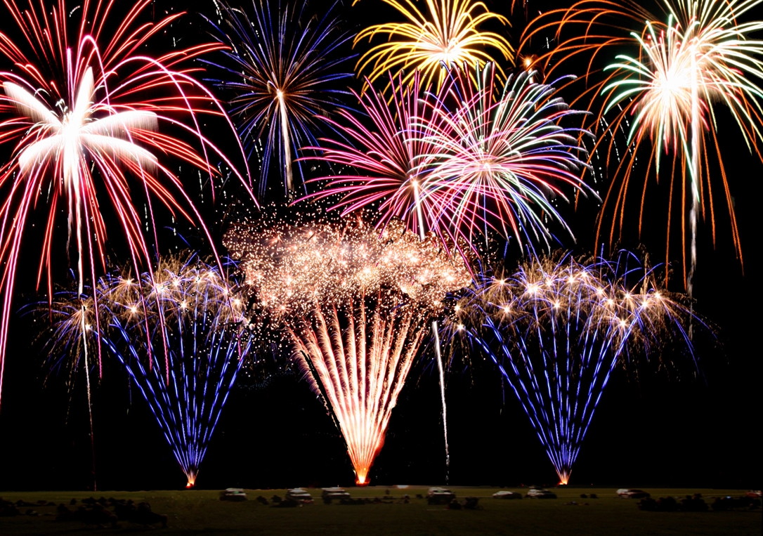 Azi şi mâine/ Focuri de artificii senzaţionale pe Faleză