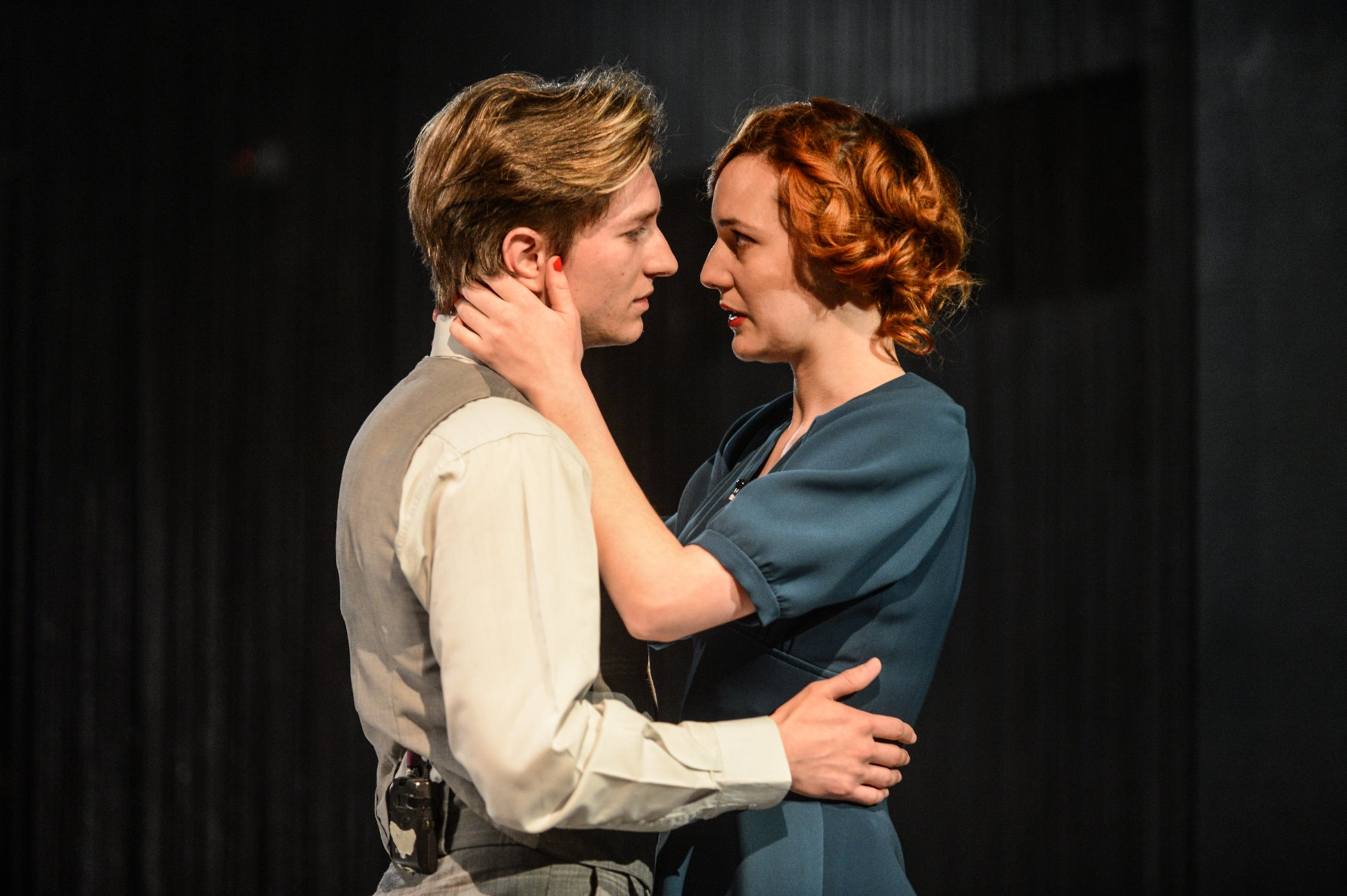 Un spectacol despre urmele comunismului din noi