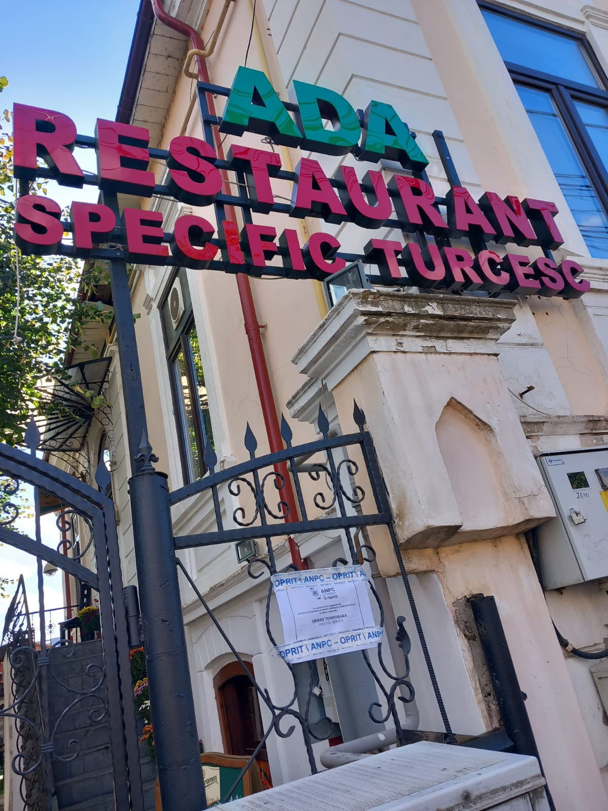 Restaurantul turcesc de pe strada Gării, închis temporar de Protecția Consumatorilor